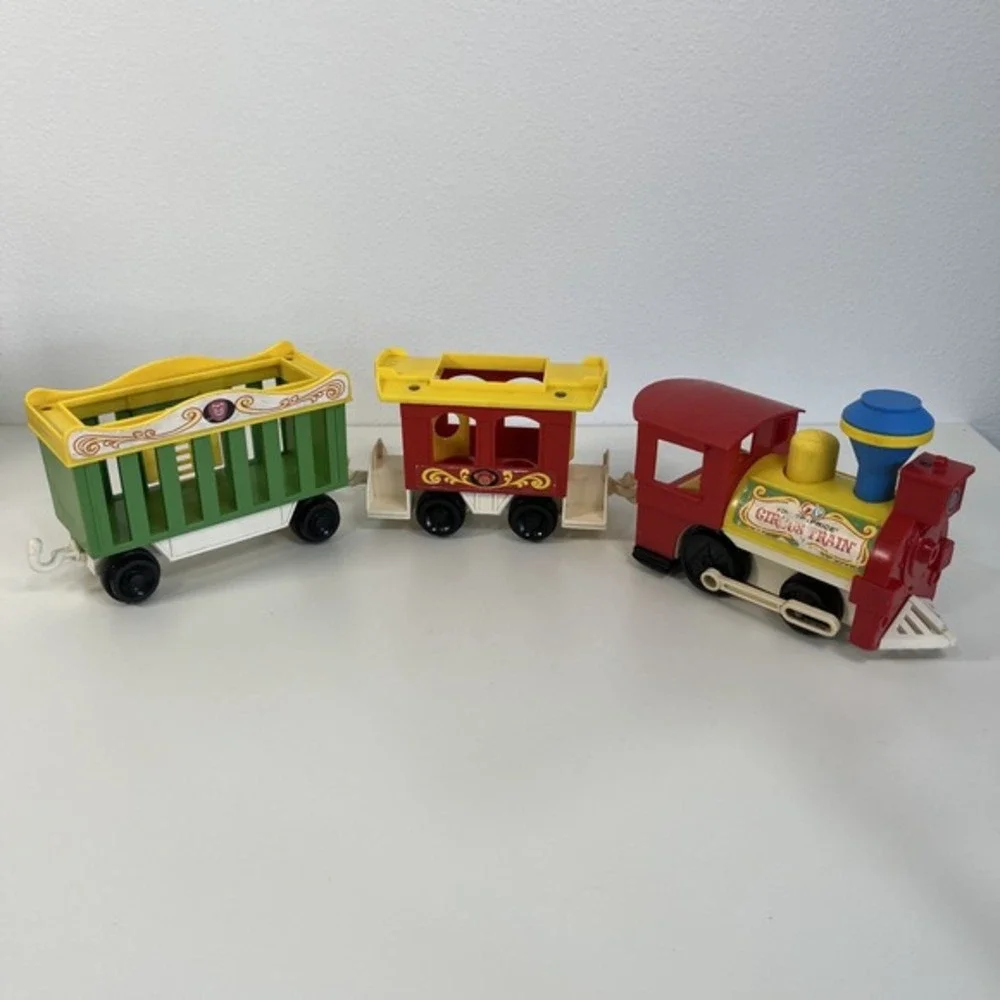 Fisher Price Family Circus Train #991 Vintage 1973 Comes with 3 Cars‎ Train Set